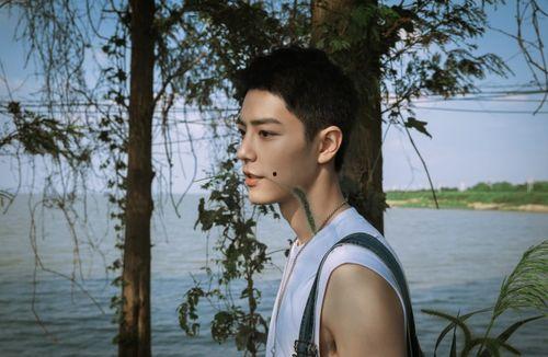 肖战现状爆料视频,从巅峰跌落，他经历了什么？